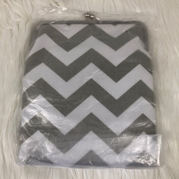 Kailo Chic Gray Chevron iPad Tablet Sleeve NWOT - Picture 4 of 5